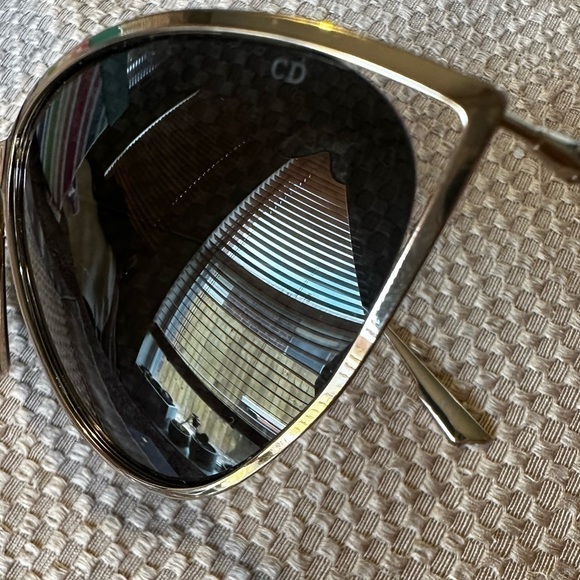 CHRISTIAN DIOR sunglasses
Model NEW MOTARD J5G / IR Gold 
UV400 Oversized NWT main image 11